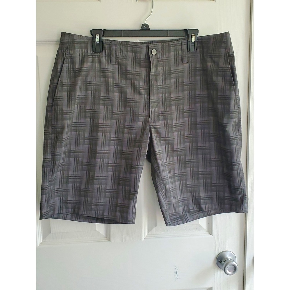Callaway‎ Golf/Bermuda Shorts Men's (Size 38) Black/Grey/Geometric/Plaid/Comfort